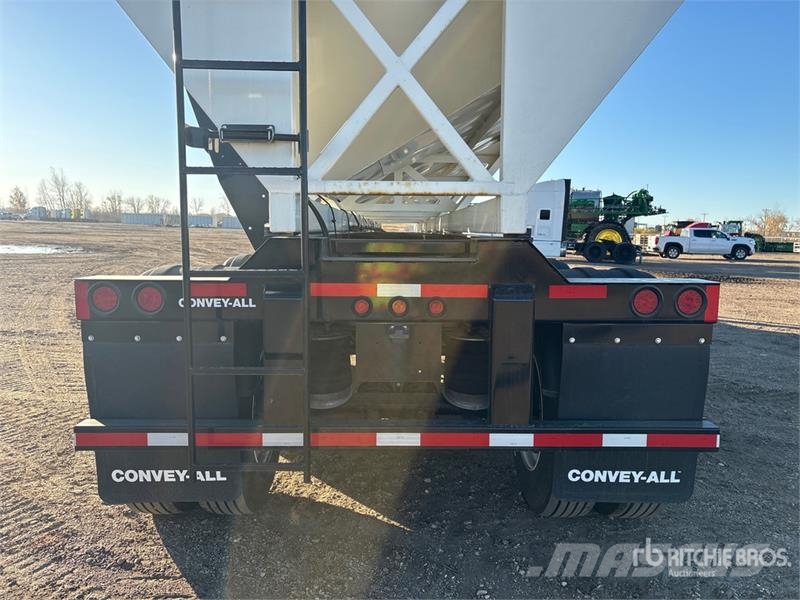 Convey-All CSC1545 40 ft Tri/A Side Dump Seed Tender Trailer 箱式拖车