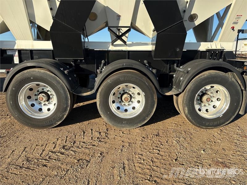 Convey-All CSC1545 40 ft Tri/A Side Dump Seed Tender Trailer 箱式拖车