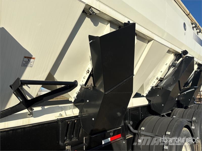 Convey-All CSC1545 40 ft Tri/A Side Dump Seed Tender Trailer 箱式拖车