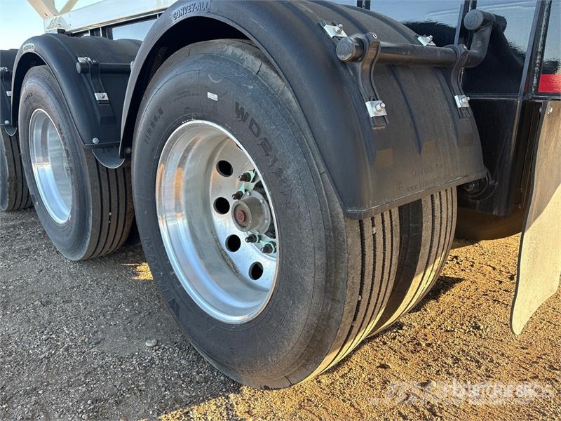 Convey-All CSC1545 40 ft Tri/A Side Dump Seed Tender Trailer 箱式拖车