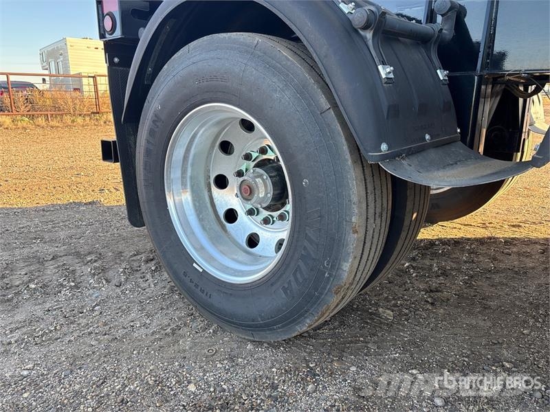 Convey-All CSC1545 40 ft Tri/A Side Dump Seed Tender Trailer 箱式拖车