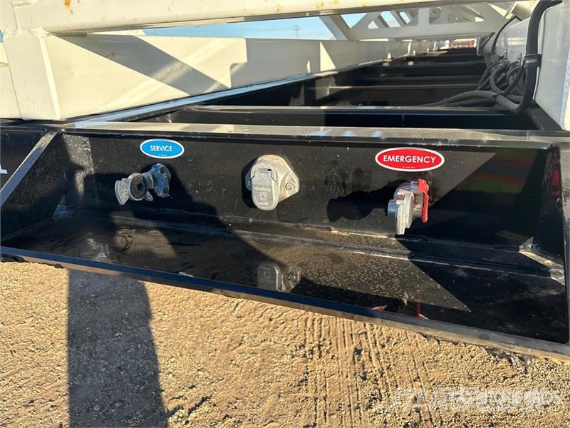 Convey-All CSC1545 40 ft Tri/A Side Dump Seed Tender Trailer 箱式拖车