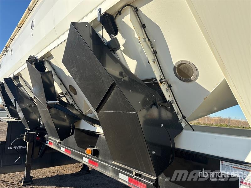 Convey-All CSC1545 40 ft Tri/A Side Dump Seed Tender Trailer 箱式拖车
