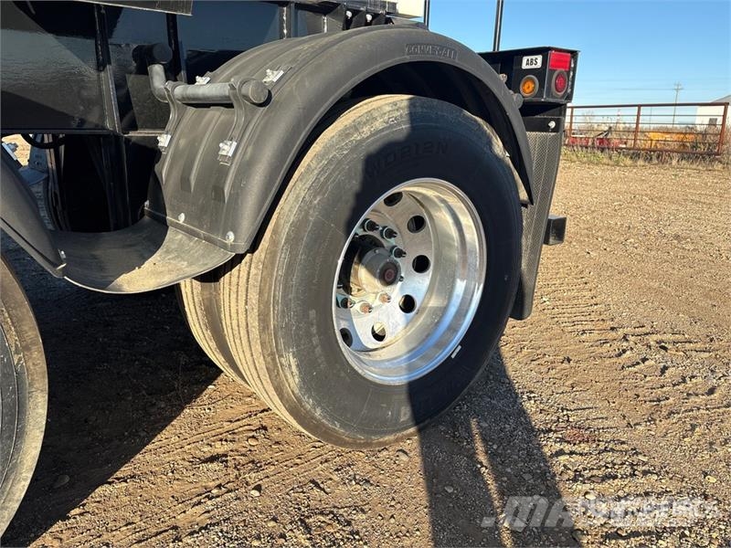 Convey-All CSC1545 40 ft Tri/A Side Dump Seed Tender Trailer 箱式拖车