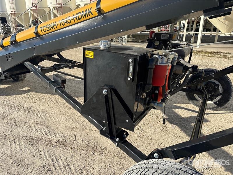 Convey-All TCS NH 1045 10 in x 45 ft Grain Conveyor معدات نقل