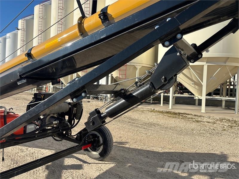 Convey-All TCS NH 1045 10 in x 45 ft Grain Conveyor معدات نقل