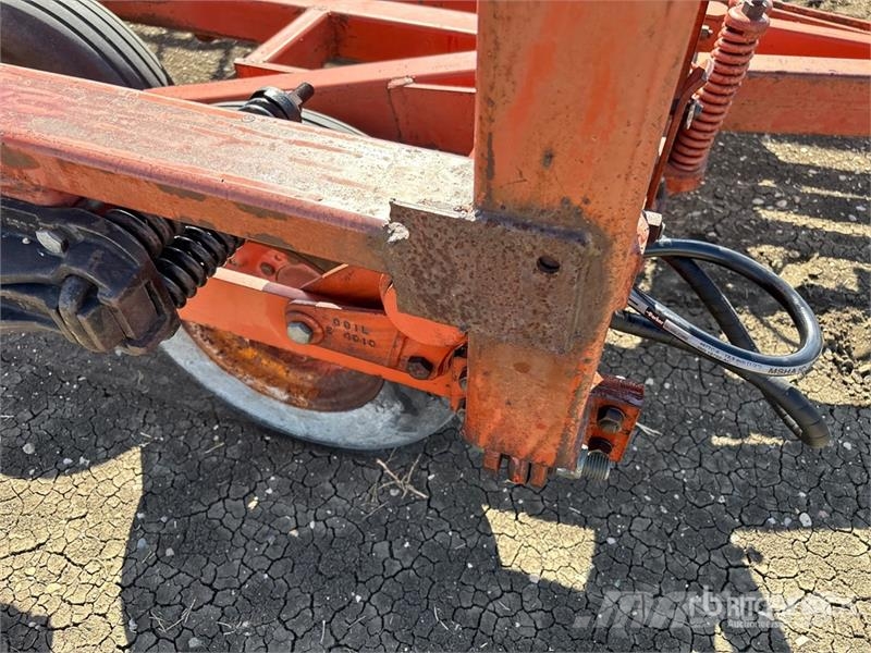 Coop Implements 25 ft Cultivator Kültivatörler