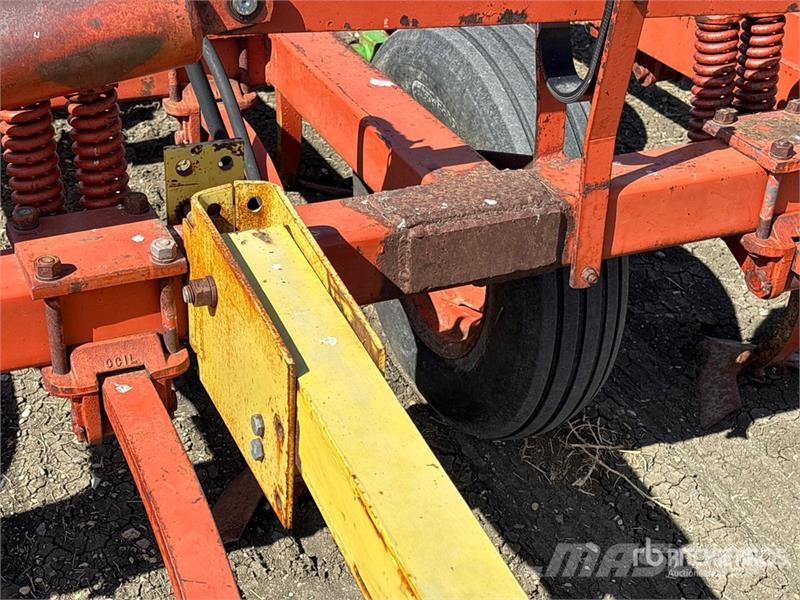 Coop Implements 25 ft Cultivator Kültivatörler