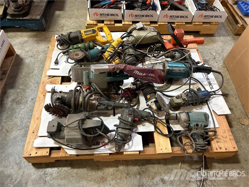Corded Power Tools, Grinders, Sawzall, Drills, Tri Drugi deli