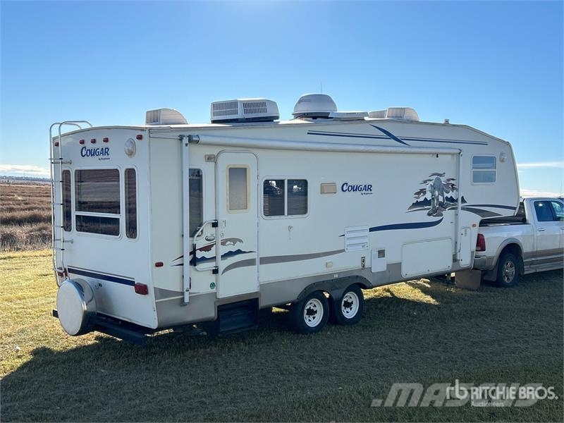 Cougar 29 ft T/A Travel Trailer Andre hengere