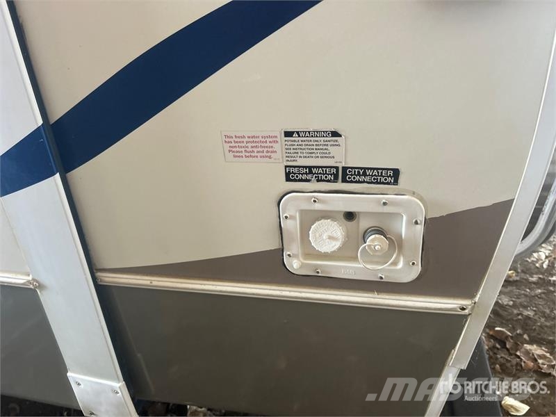 Cougar 29 ft T/A Travel Trailer Andre hengere