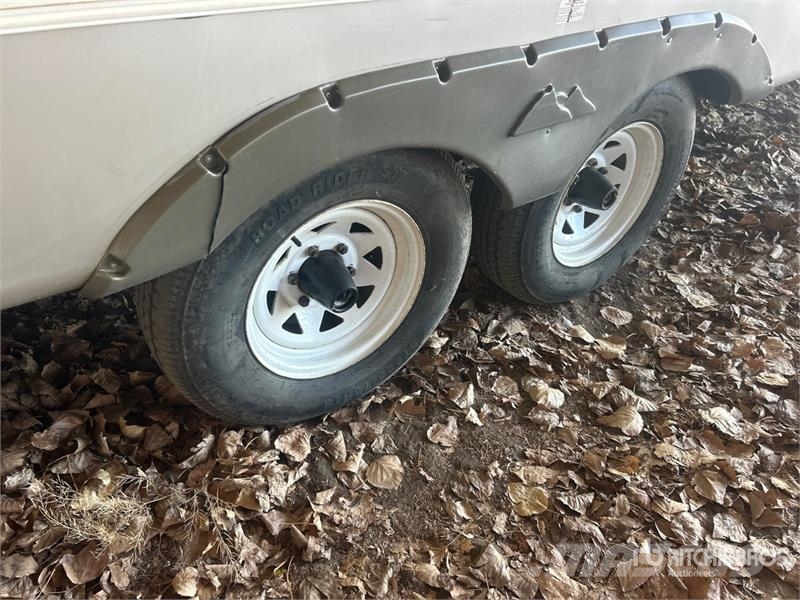 Cougar 29 ft T/A Travel Trailer Andre hengere