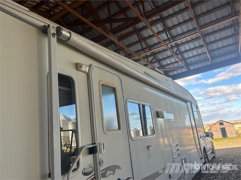 Cougar 29 ft T/A Travel Trailer Andre hengere