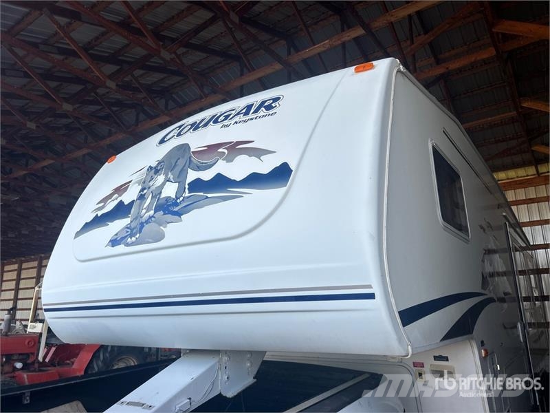 Cougar 29 ft T/A Travel Trailer Andre hengere