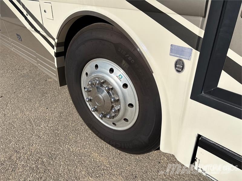 Country Coach Magna Motor Home Asuntoautot ja asuntovaunut