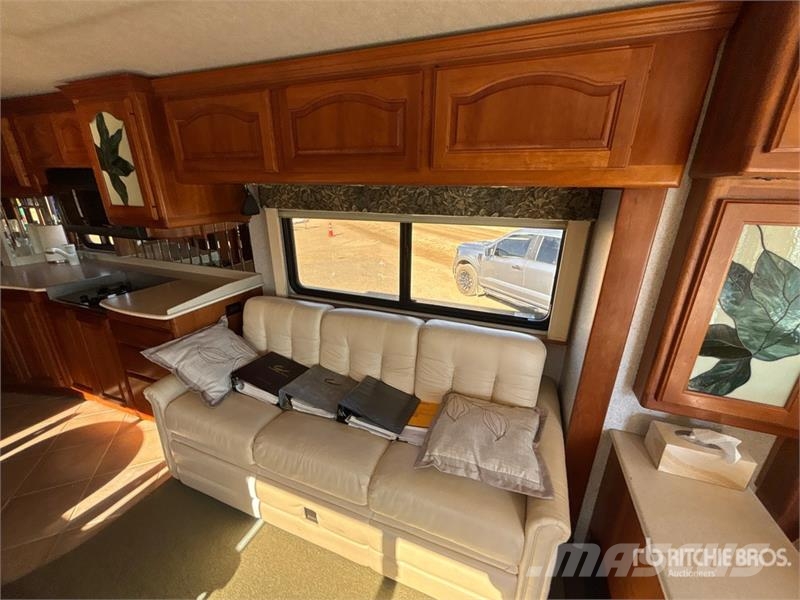 Country Coach Magna Motor Home Asuntoautot ja asuntovaunut