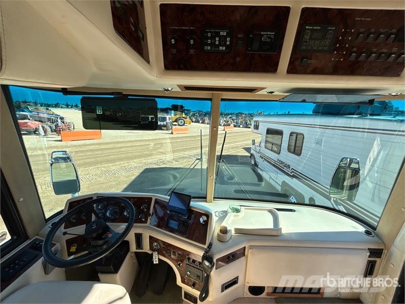 Country Coach Magna Motor Home Asuntoautot ja asuntovaunut
