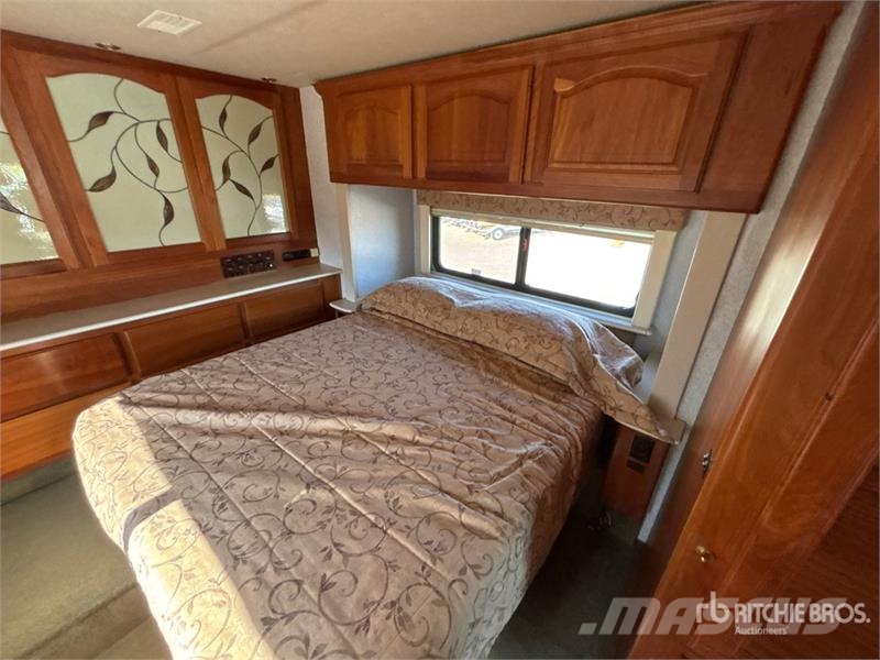 Country Coach Magna Motor Home Asuntoautot ja asuntovaunut