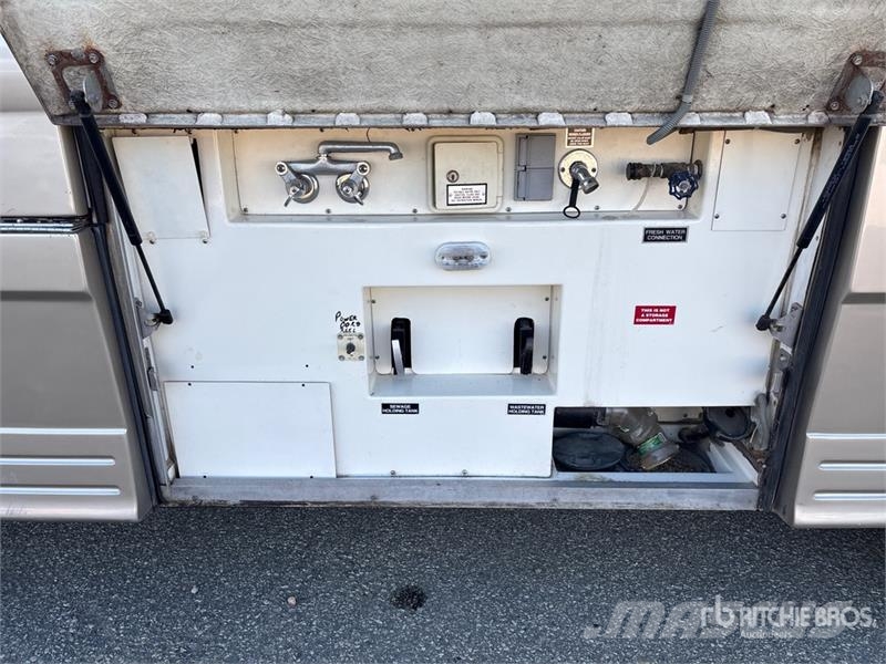 Country Coach Magna Motor Home Asuntoautot ja asuntovaunut