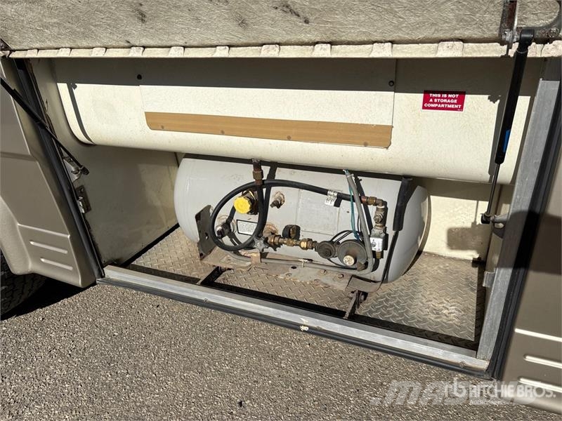 Country Coach Magna Motor Home Asuntoautot ja asuntovaunut