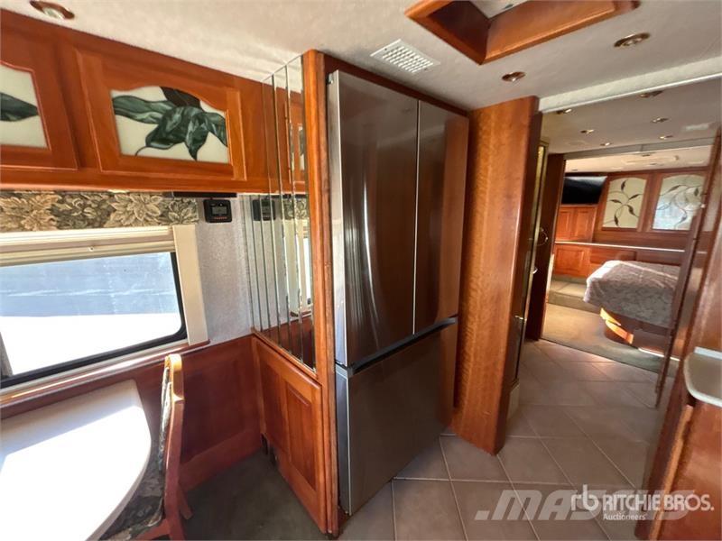 Country Coach Magna Motor Home Asuntoautot ja asuntovaunut