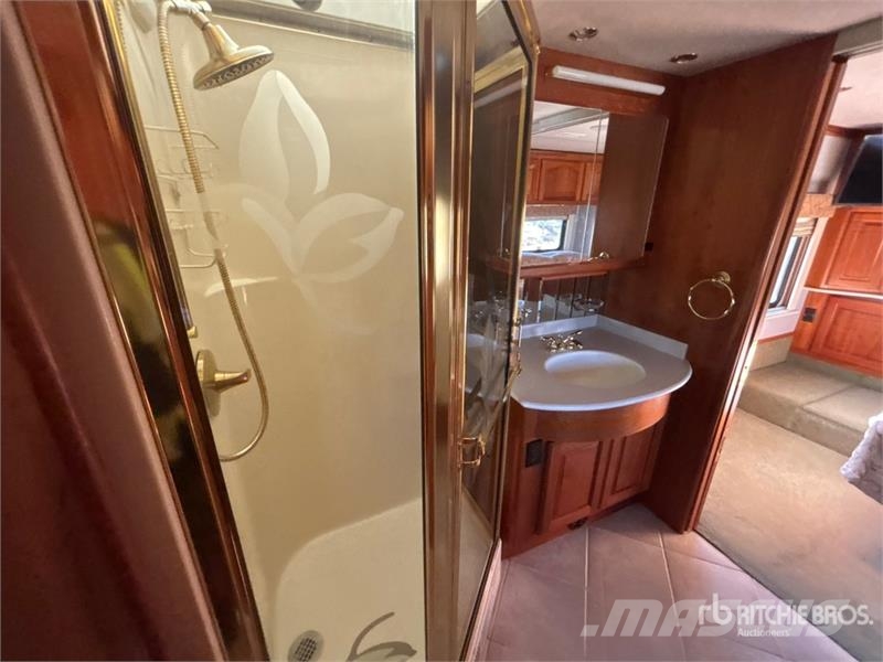 Country Coach Magna Motor Home Asuntoautot ja asuntovaunut