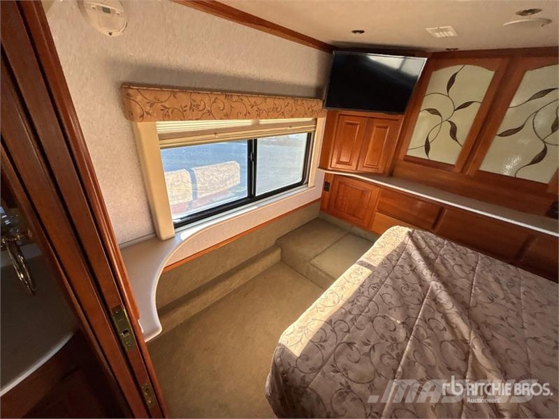 Country Coach Magna Motor Home Asuntoautot ja asuntovaunut