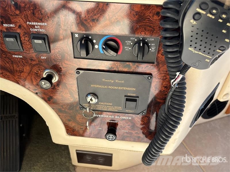 Country Coach Magna Motor Home Asuntoautot ja asuntovaunut