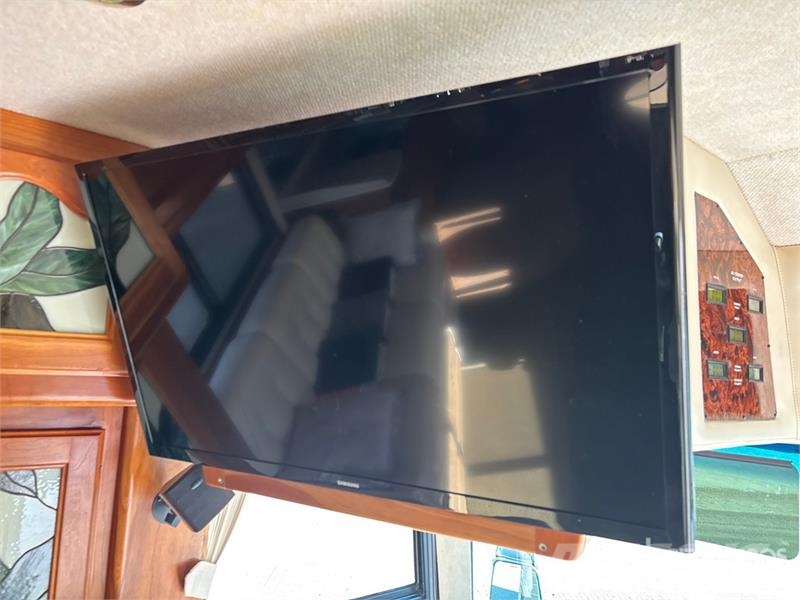 Country Coach Magna Motor Home Asuntoautot ja asuntovaunut