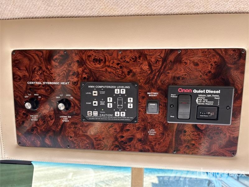 Country Coach Magna Motor Home Asuntoautot ja asuntovaunut