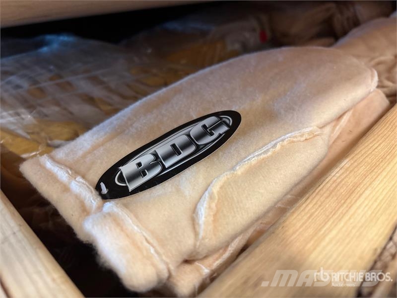 Coveralls, Gloves Outros componentes