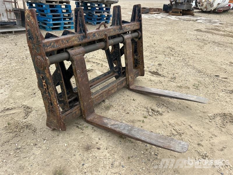 Craig 43 in Q/C Wheel Loader Forks - Fits Cat 544H Vorken