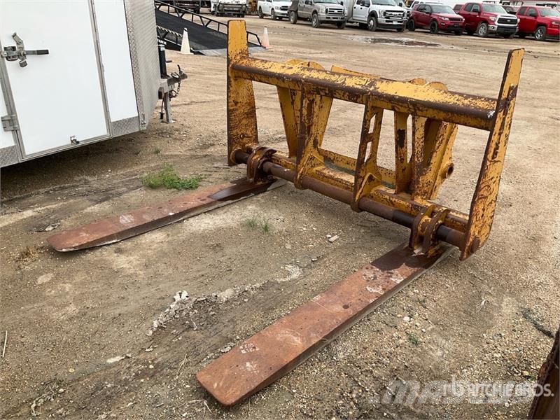 Craig 72 in Q/C Wheel Loader Forks - Fits Cat 972G Gabeln