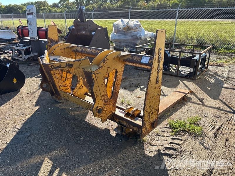 Craig 72 in Q/C Wheel Loader Forks - Fits Cat 972G Gabeln