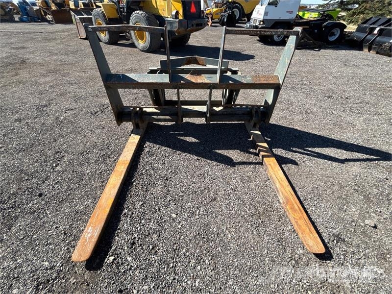 Craig 96 in Q/C Wheel Loader Forks - Fits Komatsu WA380 Villák