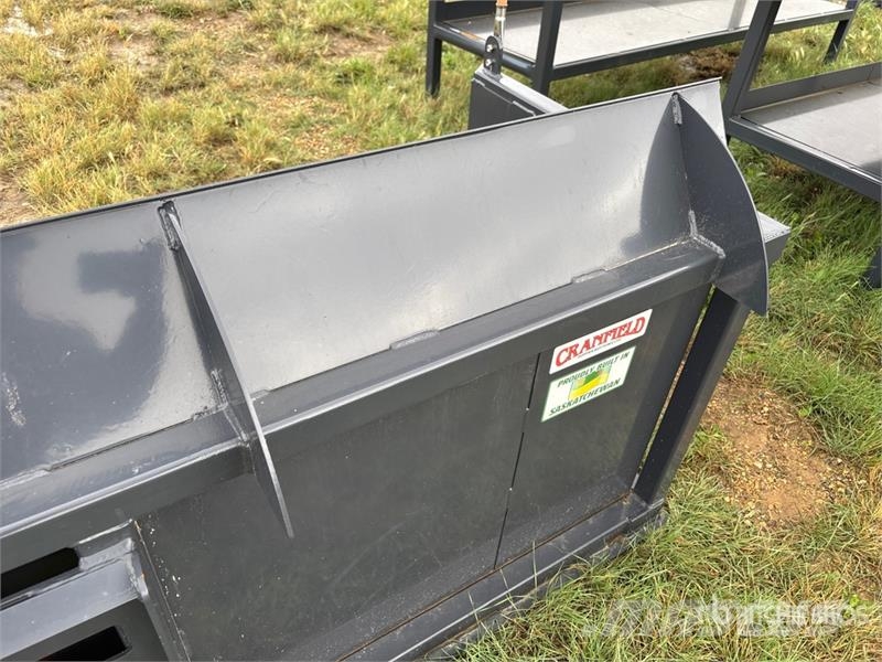 Cranfield Hopper Bottoms 10 ft Snow Pusher - Fits Hojas y cuñas quitanieves