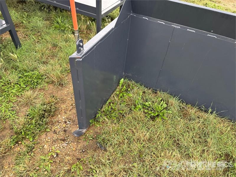 Cranfield Hopper Bottoms 10 ft Snow Pusher - Fits Hojas y cuñas quitanieves
