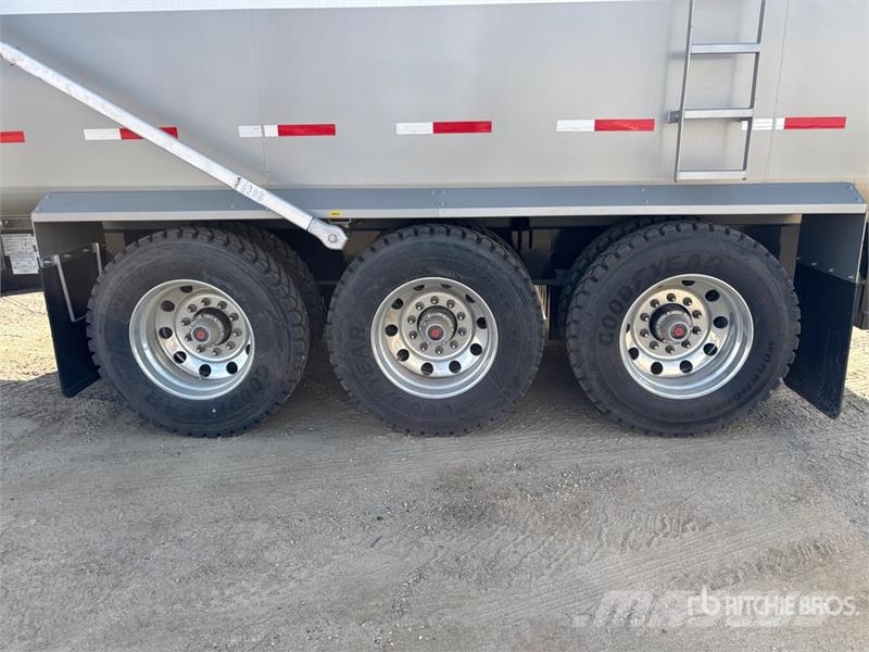 Cross Country 21 ft Tri/A Pup Dump Trailer (Unused Bañera