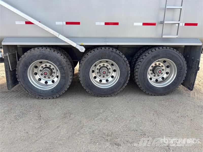 Cross Country 21 ft Tri/A Pup Dump Trailer (Unused Bañera