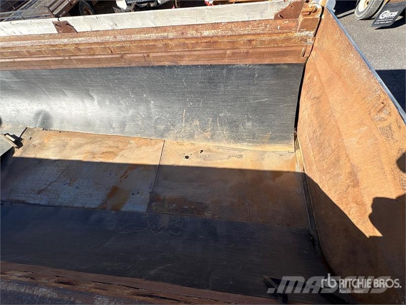  Cross Country 26 ft Quad/A Turntable Pup End Dump  Savivartės priekabos