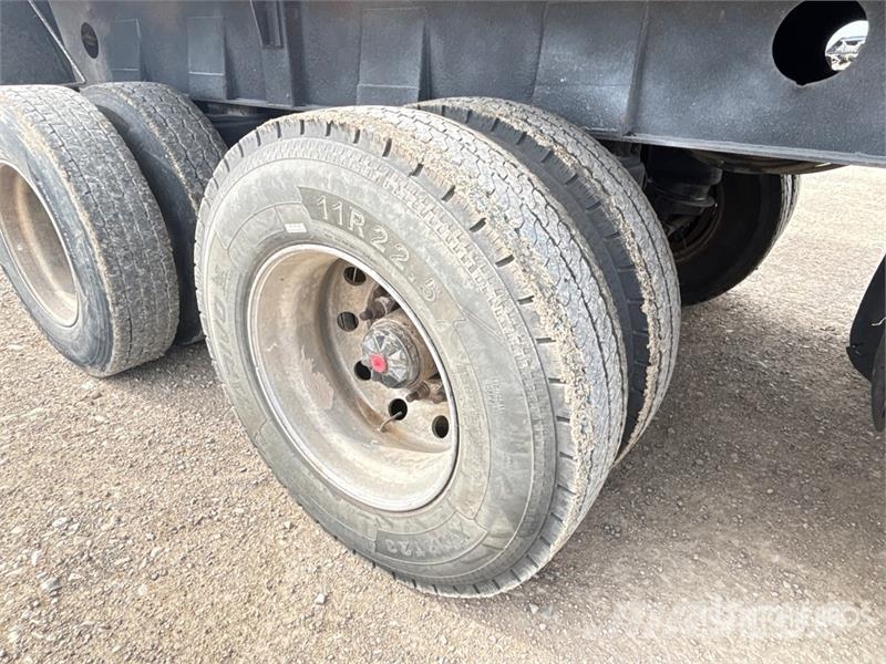  Cross Country 33 ft Tri/A End Dump Trailer Самоскиди