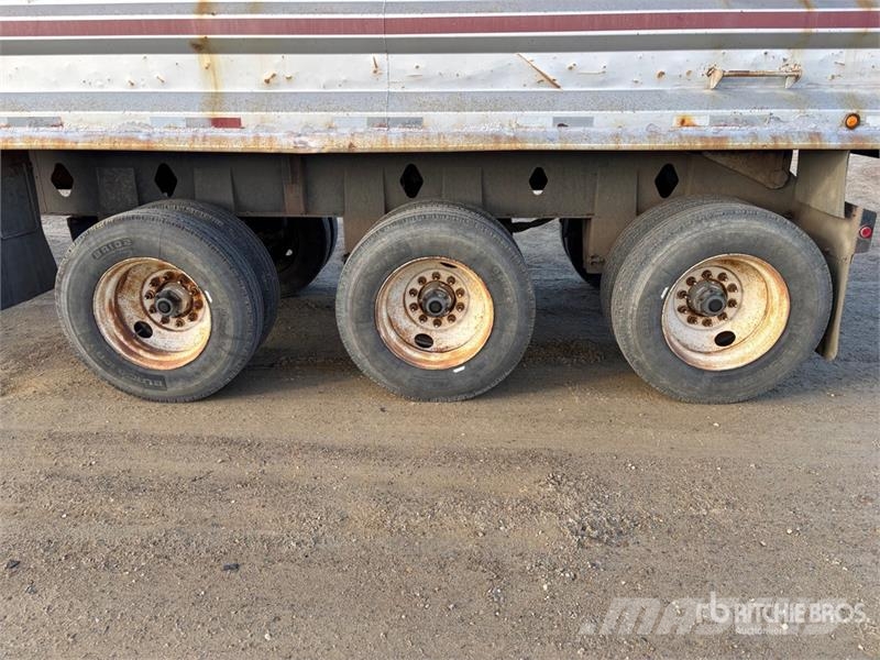  Cross Country 33 ft Tri/A End Dump Trailer Remorque benne