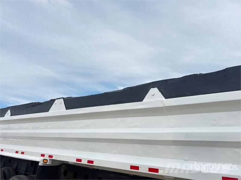  Cross Country 33 ft Tri/A End Dump Trailer Самоскиди