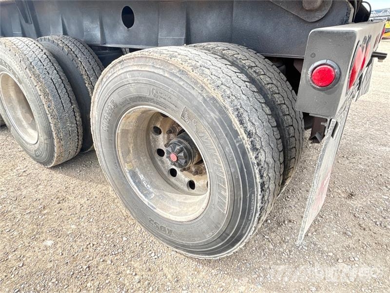 Cross Country 33 ft Tri/A End Dump Trailer Самоскиди