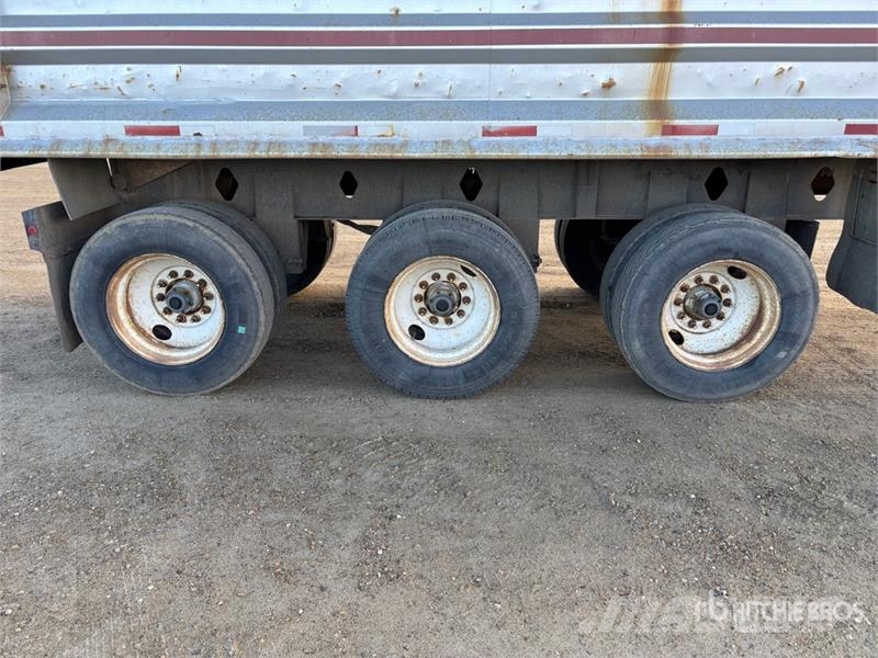  Cross Country 33 ft Tri/A End Dump Trailer Remorque benne