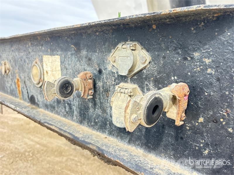  Cross Country 33 ft Tri/A End Dump Trailer Самоскиди