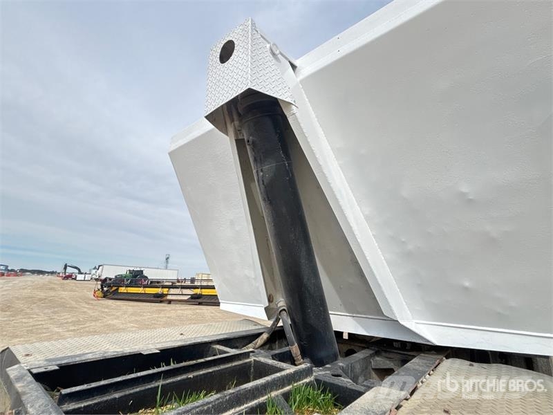  Cross Country 33 ft Tri/A End Dump Trailer Самоскиди