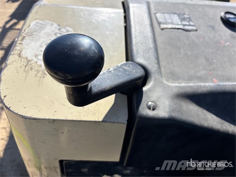 Crown RR3020-45 4500 lb Reach Truck Viljuškari sa pomičnim stupom