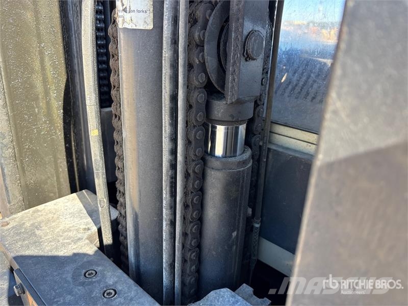Crown RR3020-45 4500 lb Reach Truck Viljuškari sa pomičnim stupom