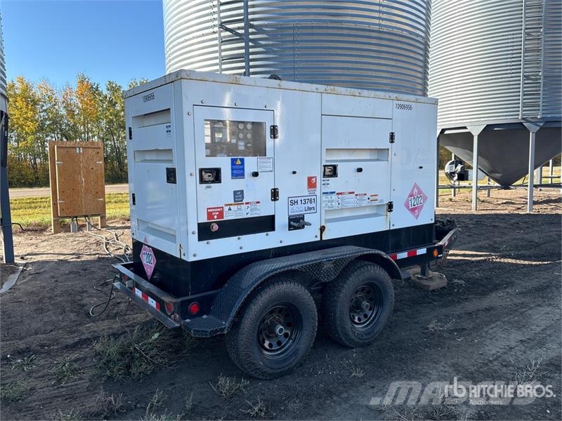 Cummins 100D6R T/A 100 kw/125 kva Generator Trailer Tieflader